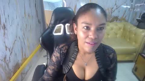 Snapshot of kamala_a chatting on 9, 11, 2025 Kamala. Live 2100 - 600 online show from 9, 11, 2025