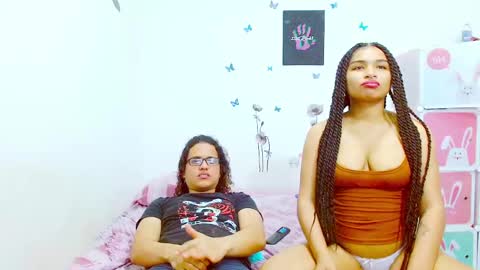 Dante and Carolina independient model online show from 5, 1, 2025