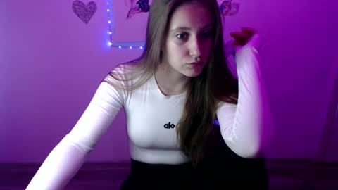 kamilla_love_ online show from 23, 9, 2025