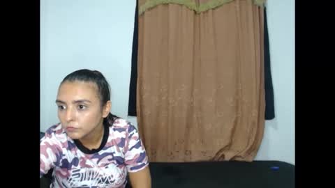 Snapshot of kammy_cami chatting on 21, 4, 2026 kammy y camila online show from 21, 4, 2026