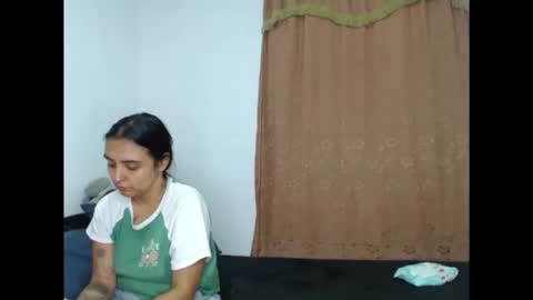 Snapshot of kammy_cami chatting on 22, 4, 2026 kammy y camila online show from 22, 4, 2026