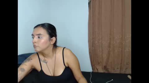 Snapshot of kammy_cami chatting on 22, 4, 2026 kammy y camila online show from 22, 4, 2026
