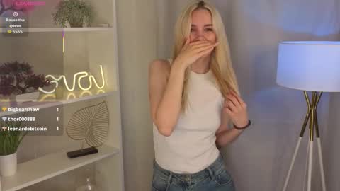 Snapshot of kaneshacornick chatting on 27, 9, 2025 Alice online show from 27, 9, 2025