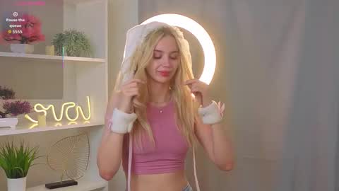 Snapshot of kaneshacornick chatting on 14, 10, 2025 Alice online show from 14, 10, 2025