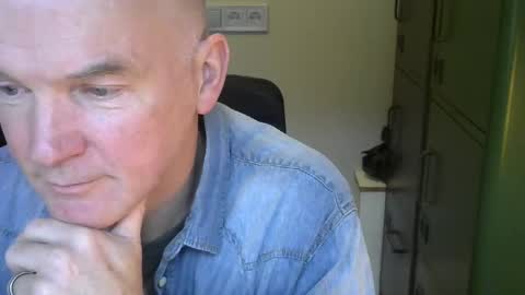 Robbie online show from 7, 12, 2024