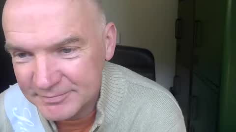 Robbie online show from 4, 2, 2025