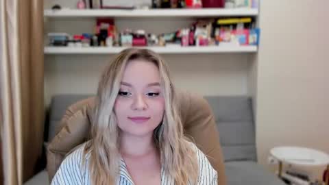 Snapshot of kara_smith_ chatting on 4, 8, 2026 Kara. Off from 15th till 24th of December online show from 4, 8, 2026
