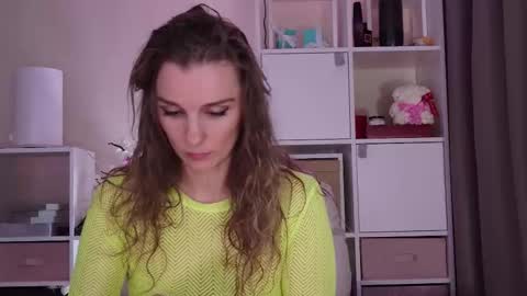 Snapshot of karamelsw chatting on 25, 3, 2026 Julia online show from 25, 3, 2026