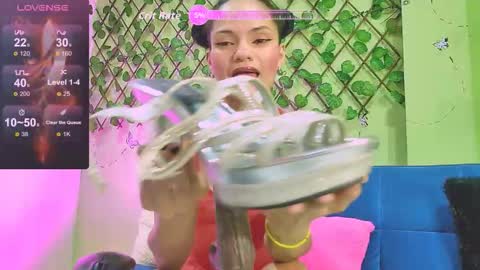 Snapshot of karen_ariass chatting on 4, 10, 2025 Karen  online show from 4, 10, 2025
