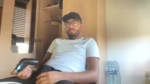 Snapshot of karim03larbi chatting on 12, 1, 2025 karim03larbi online show from 12, 1, 2025