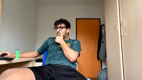 karim03larbi online show from 28, 2, 2025