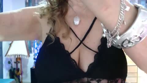 karima_sarabe online show from 4, 12, 2024