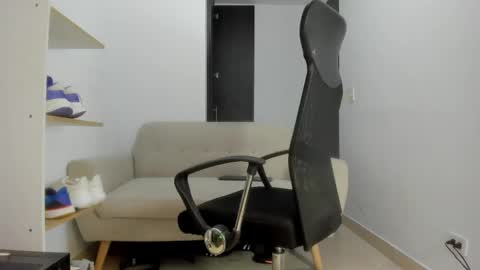 Snapshot of karimthompson chatting on 23, 4, 2026 Karim online show from 23, 4, 2026