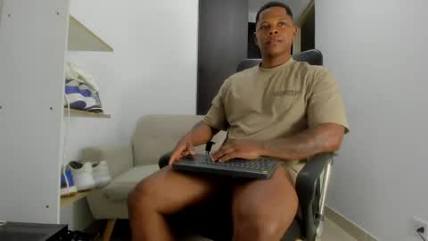 Snapshot of karimthompson chatting on 1, 5, 2026 Karim online show from 1, 5, 2026