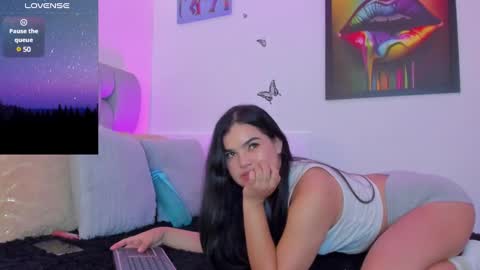 Snapshot of karin_grey69 chatting on 1, 2, 2025 Karin online show from 1, 2, 2025