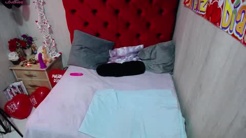 Snapshot of karina__milf chatting on 9, 9, 2025 KARINA MILF online show from 9, 9, 2025