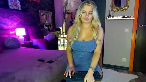 Snapshot of karina_mex chatting on 6, 2, 2026 Karinamex online show from 6, 2, 2026