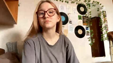 Karina online show from 9, 4, 2026