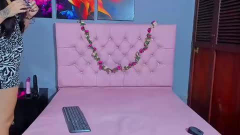 karinatompson online show from 25, 11, 2025