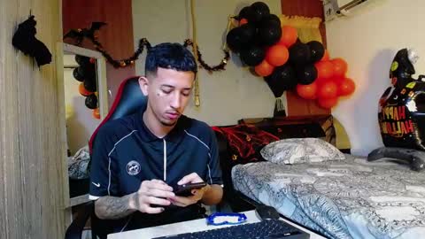 Snapshot of karl_kalvin chatting on 2, 11, 2025 KARLA Y KALVIN online show from 2, 11, 2025