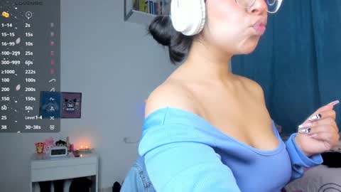 Snapshot of karla__1 chatting on 17, 1, 2025 Ill be on at sunday see u Lynn  Could u help me to reach 100 Thmbs upp plssss   Independent girl 3 online show from 17, 1, 2025