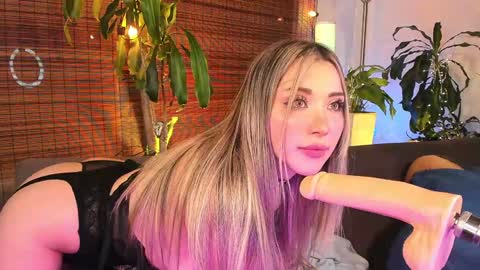 Snapshot of karla_bae chatting on 1, 2, 2025 Karla online show from 1, 2, 2025