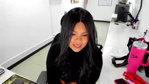 Snapshot of karla_cg chatting on 19, 4, 2026 karla_cg online show from 19, 4, 2026