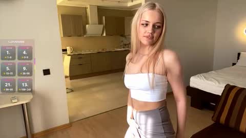 Olivia online show from 4, 10, 2025