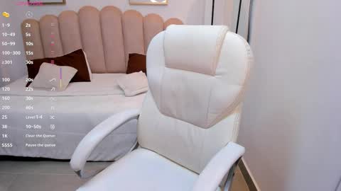 karliie kloss   online show from 17, 11, 2025