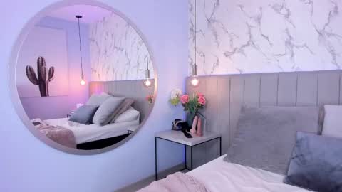 Snapshot of karlla_brown chatting on 29, 10, 2025 karlla_brown online show from 29, 10, 2025