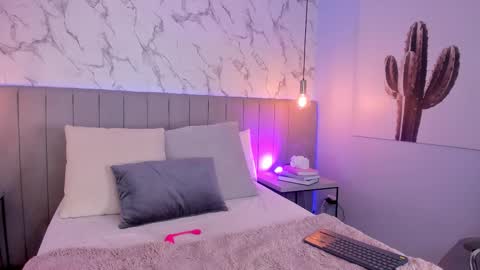 Snapshot of karlla_brown chatting on 30, 10, 2025 karlla_brown online show from 30, 10, 2025