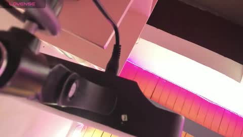 Karly Moonns online show from 10, 11, 2025