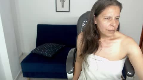 Snapshot of karlye_hot chatting on 3, 12, 2024 KARLYE online show from 3, 12, 2024