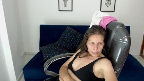 Snapshot of karlye_hot chatting on 11, 12, 2024 KARLYE online show from 11, 12, 2024