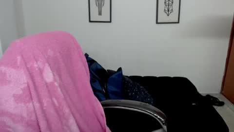 Snapshot of karlye_hot chatting on 28, 12, 2024 KARLYE online show from 28, 12, 2024