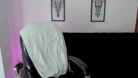 Snapshot of karlye_hot chatting on 7, 2, 2025 KARLYE online show from 7, 2, 2025