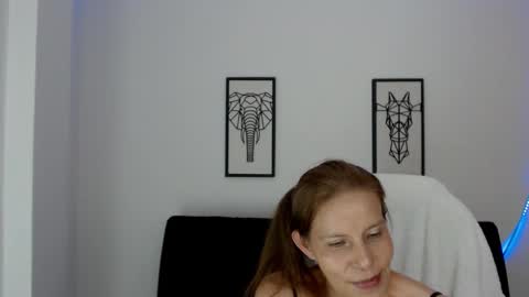 Snapshot of karlye_hot chatting on 8, 3, 2025 KARLYE online show from 8, 3, 2025