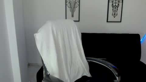 Snapshot of karlye_hot chatting on 8, 3, 2025 KARLYE online show from 8, 3, 2025