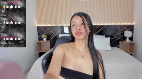 Snapshot of karol_cortes chatting on 11, 4, 2026 karol_cortes online show from 11, 4, 2026