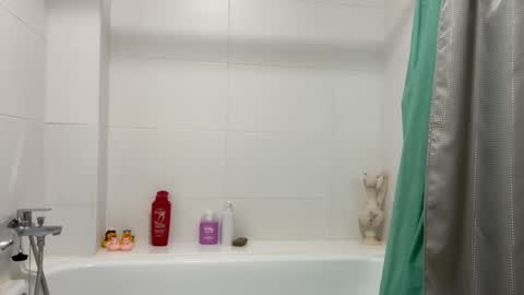 Snapshot of karol_loves chatting on 7, 10, 2025 Karol online show from 7, 10, 2025