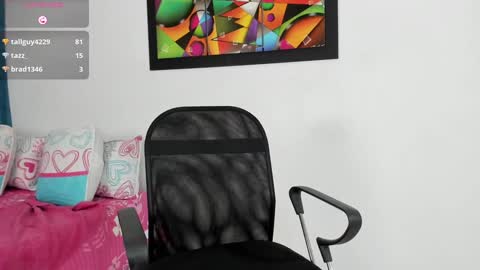 Snapshot of karol_w10 chatting on 1, 2, 2025 karol_w10 online show from 1, 2, 2025