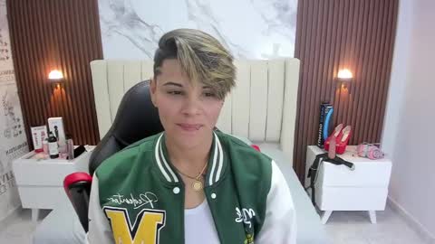 Snapshot of karolandluna chatting on 28, 2, 2025 Karol and Luna online show from 28, 2, 2025