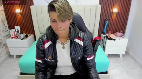 Snapshot of karolandluna chatting on 8, 3, 2025 Karol and Luna online show from 8, 3, 2025