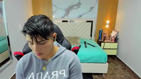 Snapshot of karolandluna chatting on 14, 10, 2025 Karol and Luna online show from 14, 10, 2025