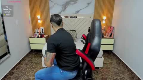 Snapshot of karolandluna chatting on 29, 10, 2025 Karol and Luna online show from 29, 10, 2025