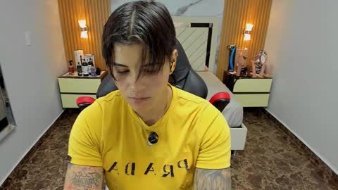 Snapshot of karolandluna chatting on 14, 11, 2025 Karol and Luna online show from 14, 11, 2025