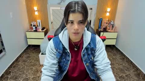 Snapshot of karolandluna chatting on 1, 12, 2025 Karol and Luna online show from 1, 12, 2025