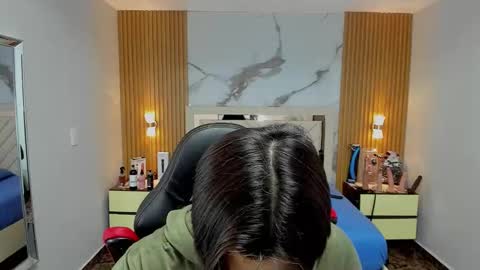 Snapshot of karolandluna chatting on 2, 12, 2025 Karol and Luna online show from 2, 12, 2025