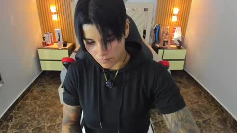 Snapshot of karolandluna chatting on 13, 12, 2025 Karol and Luna online show from 13, 12, 2025