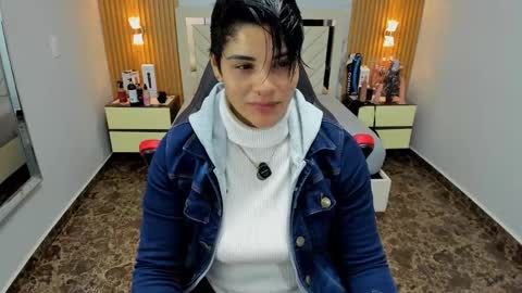 Snapshot of karolandluna chatting on 16, 12, 2025 Karol and Luna online show from 16, 12, 2025